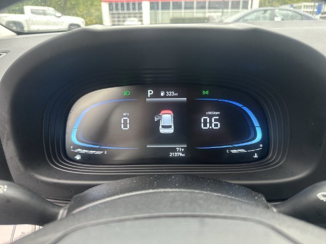 Used 2025 Black Hyundai SEL image 19