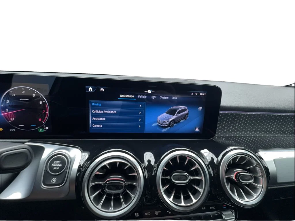 Used 2025 White Mercedes-Benz GLB 250 image 44