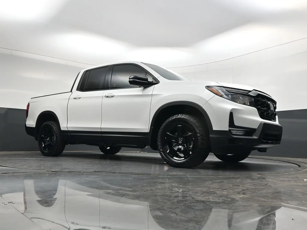 New 2026 Platinum White Pearl Honda Black Edition image 26