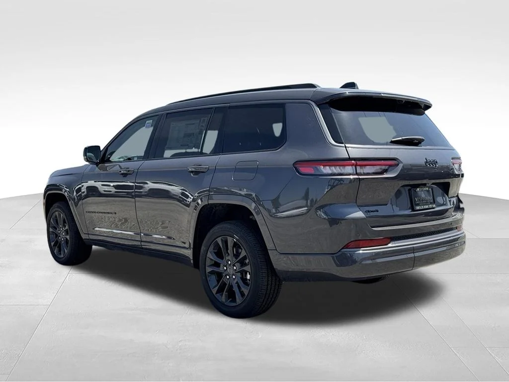 New 2026 Baltic Gray Metallic Clear-Coat Exterior Paint Jeep Limited image 11
