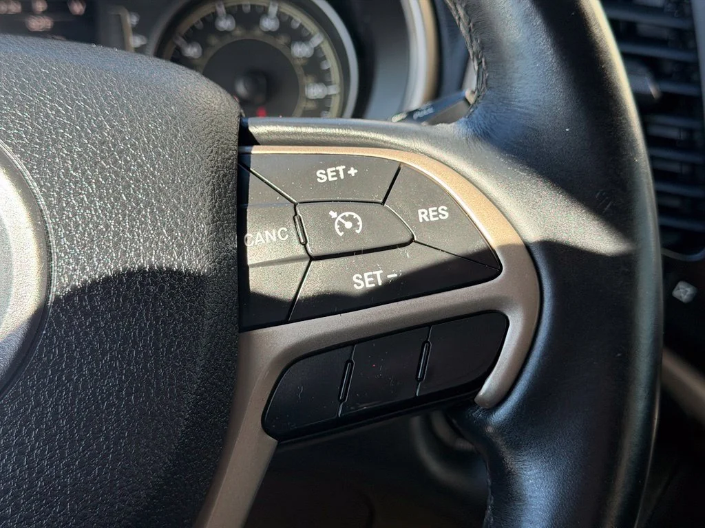 Used 2014 Black Jeep Latitude image 19