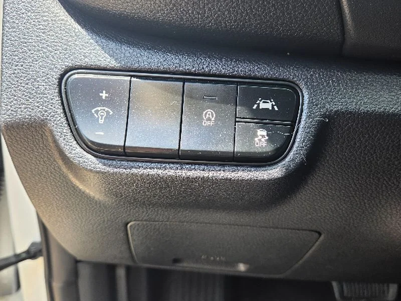Used 2021 Snow White Pearl Kia SX image 19