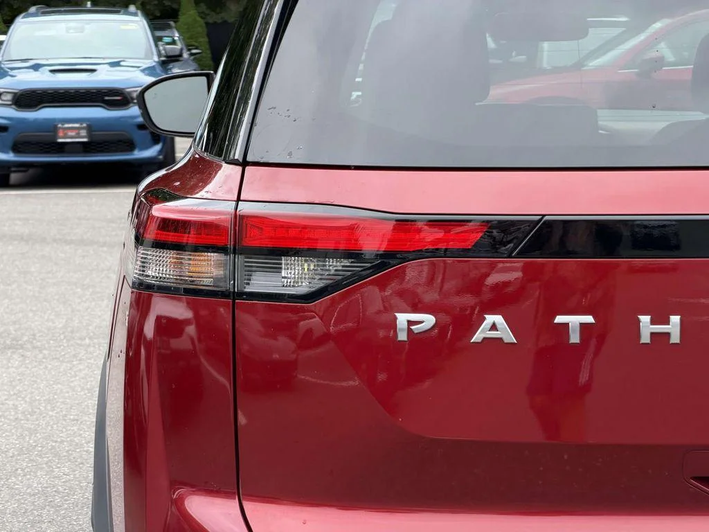 Used 2022 Scarlet Ember Tintcoat Nissan Platinum 4WD image 13