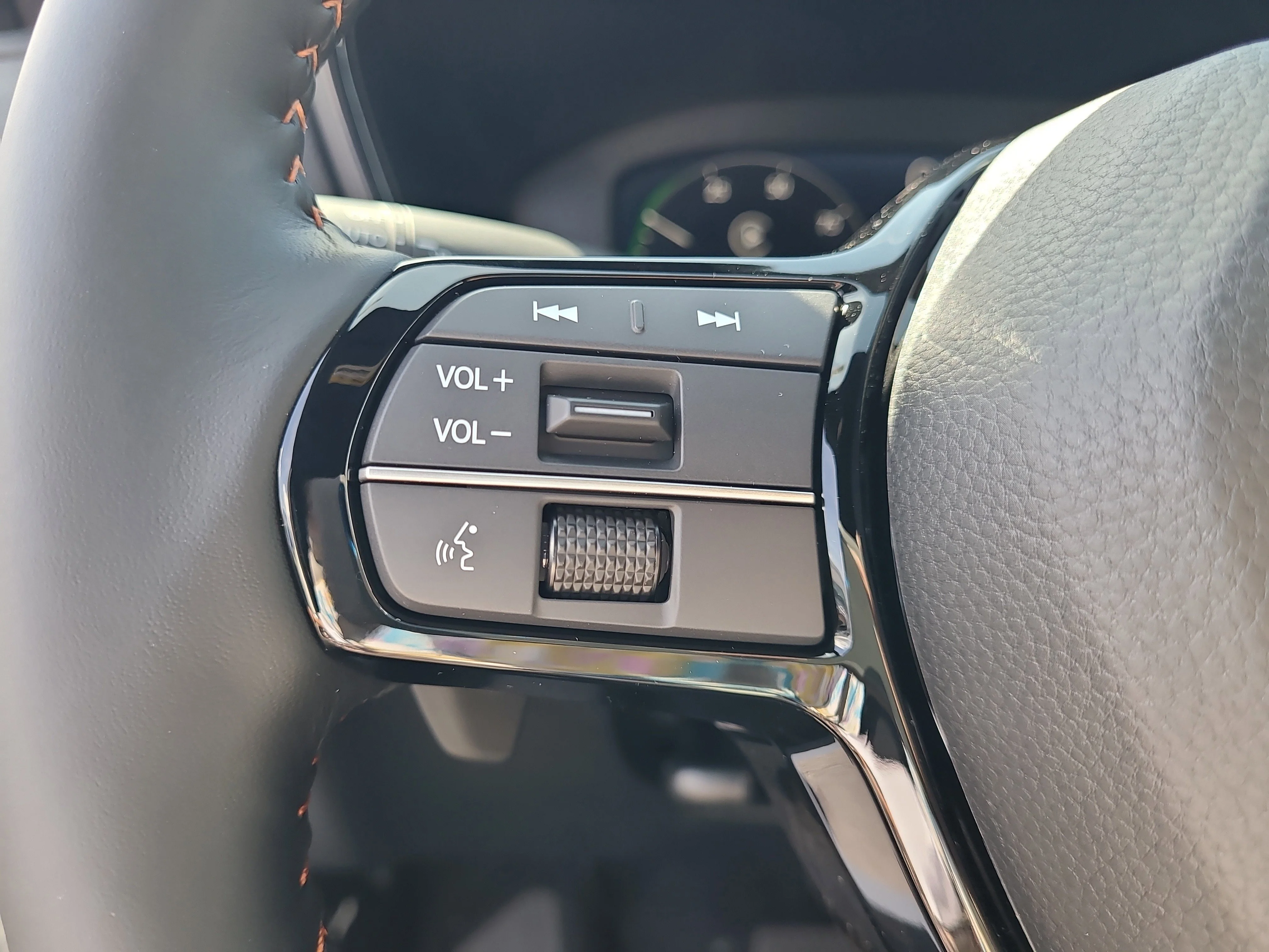 New 2026 Platinum White Pearl Honda Sport Touring image 29