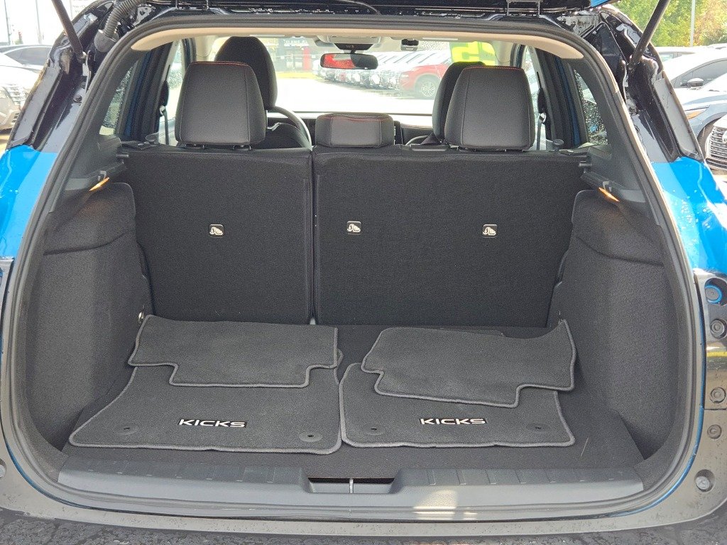 Certified Used 2025 White Nissan SR image 14