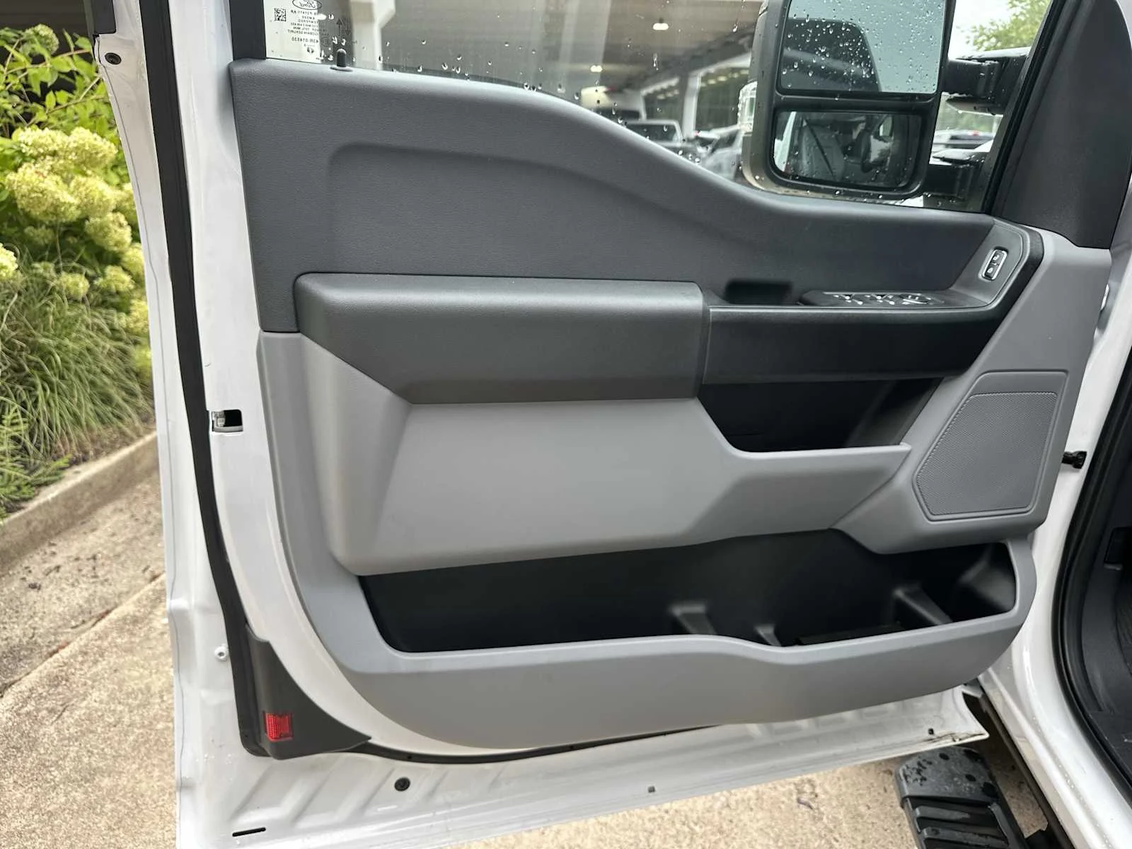 New 2025 Oxford White Ford XL image 11