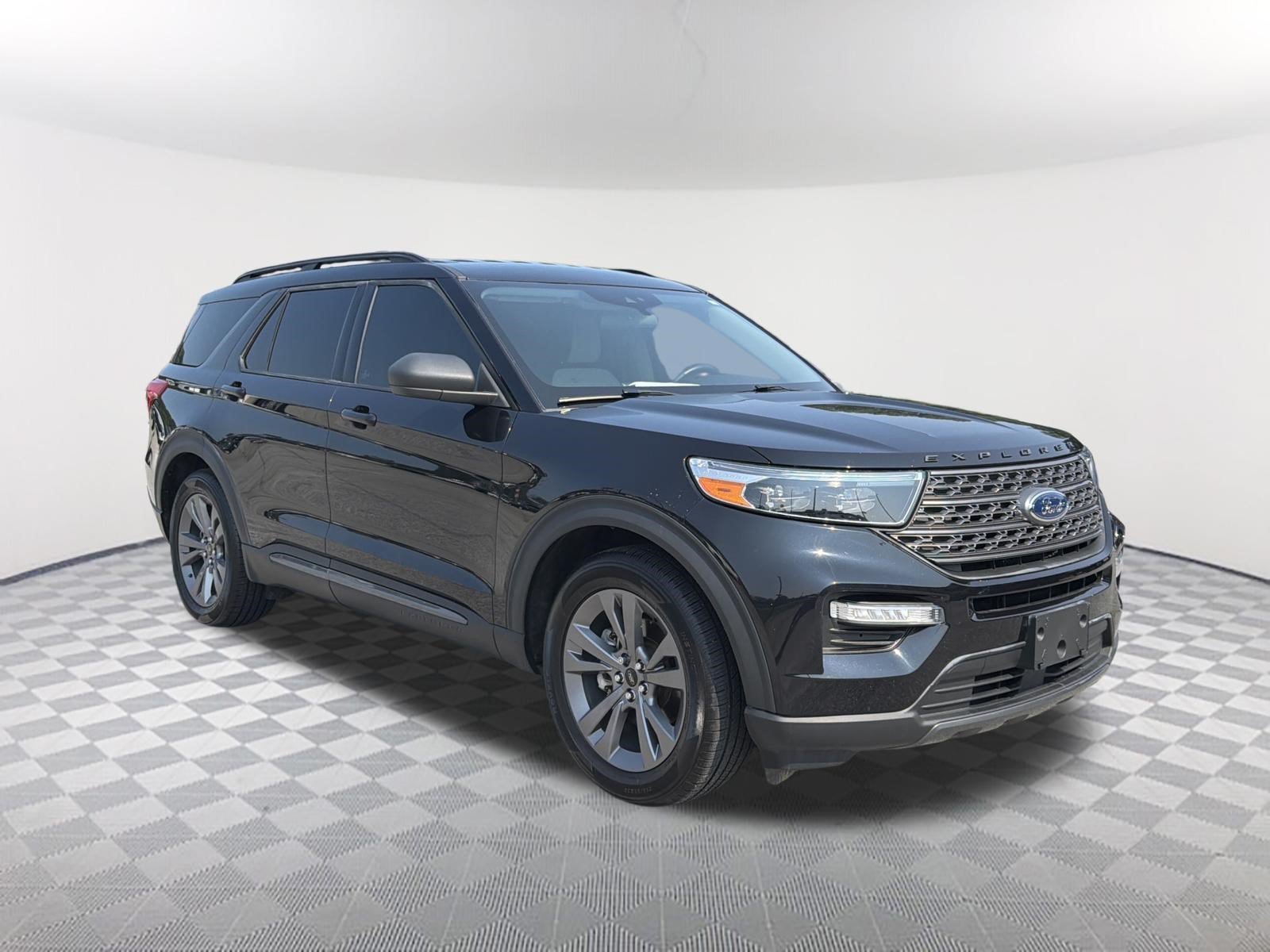 Used 2021 Black Ford XLT image 3