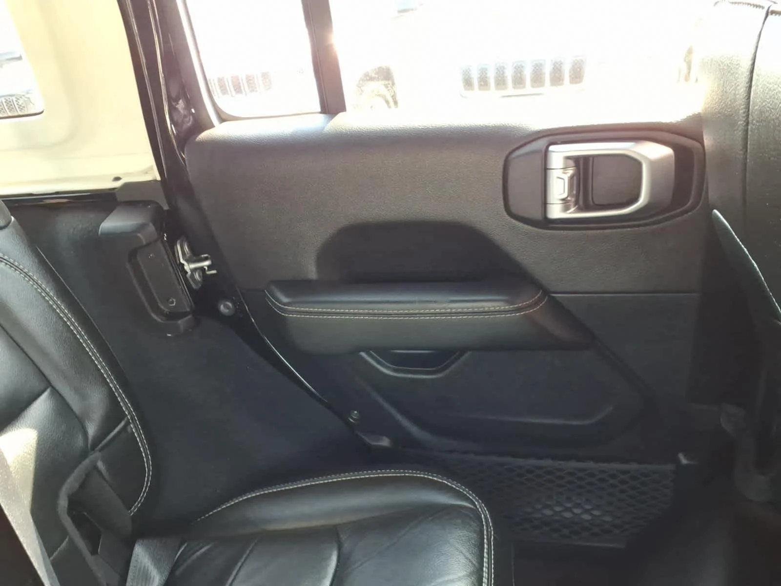 Certified Used 2022 Black Clearcoat Jeep Unlimited Sahara image 20