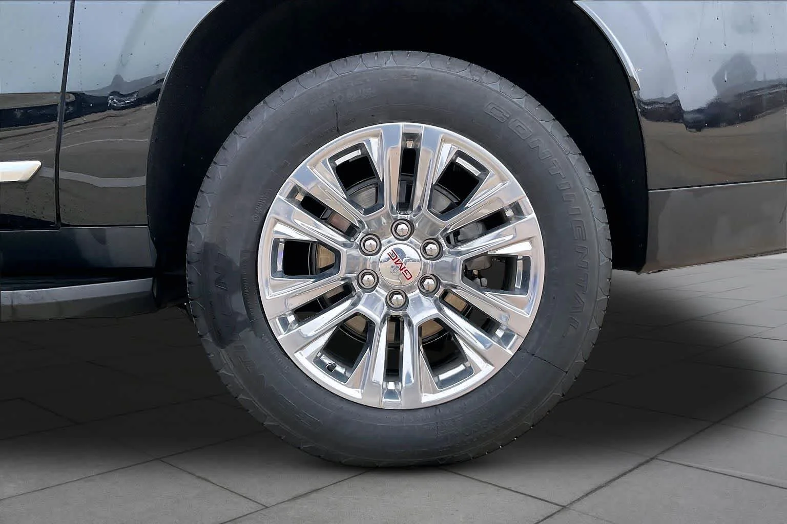 Used 2025 Onyx Black GMC Denali image 10
