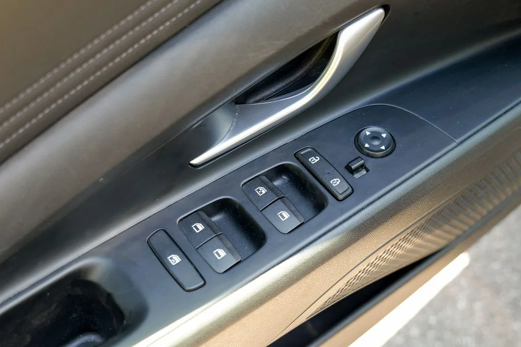 Used 2023 Onyx Black Hyundai SEL image 18