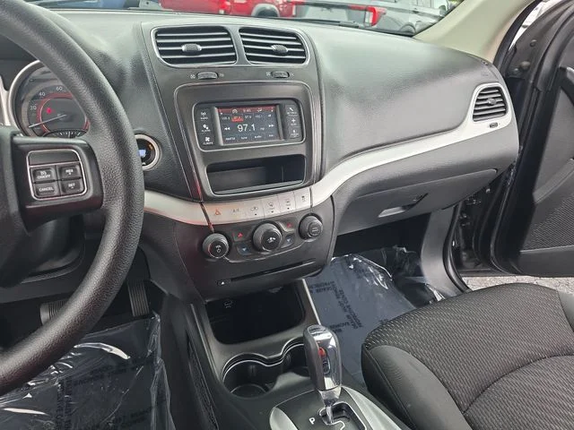 Used 2018 Gray Dodge SE image 22