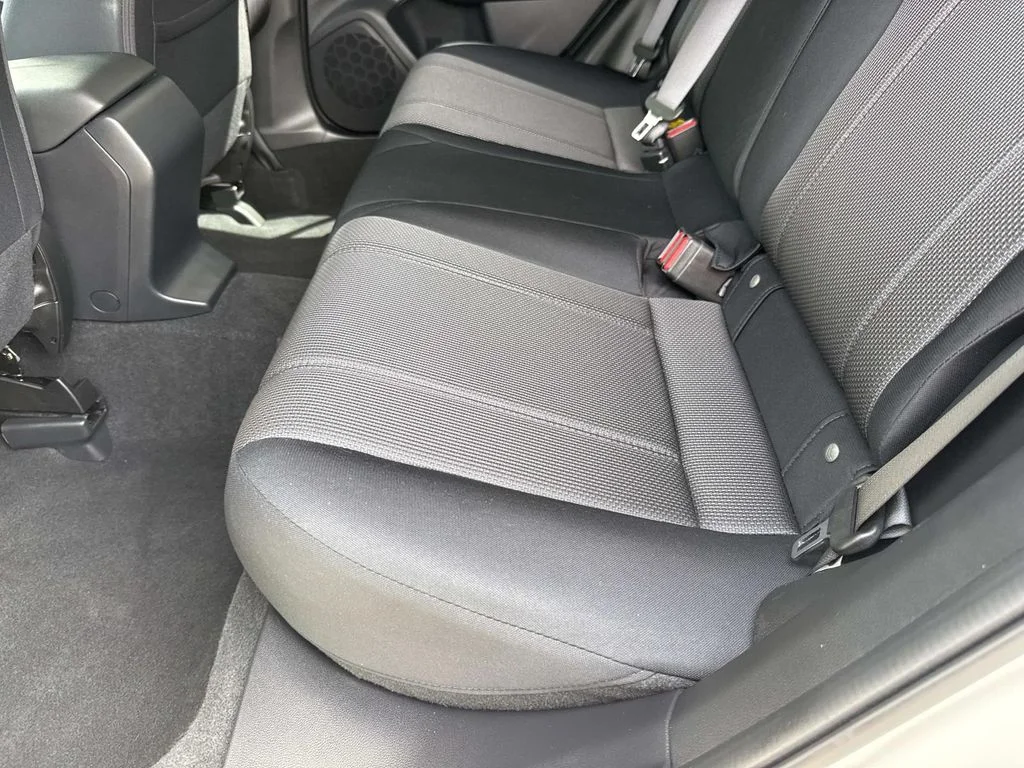 Used 2023 White Subaru Base image 15