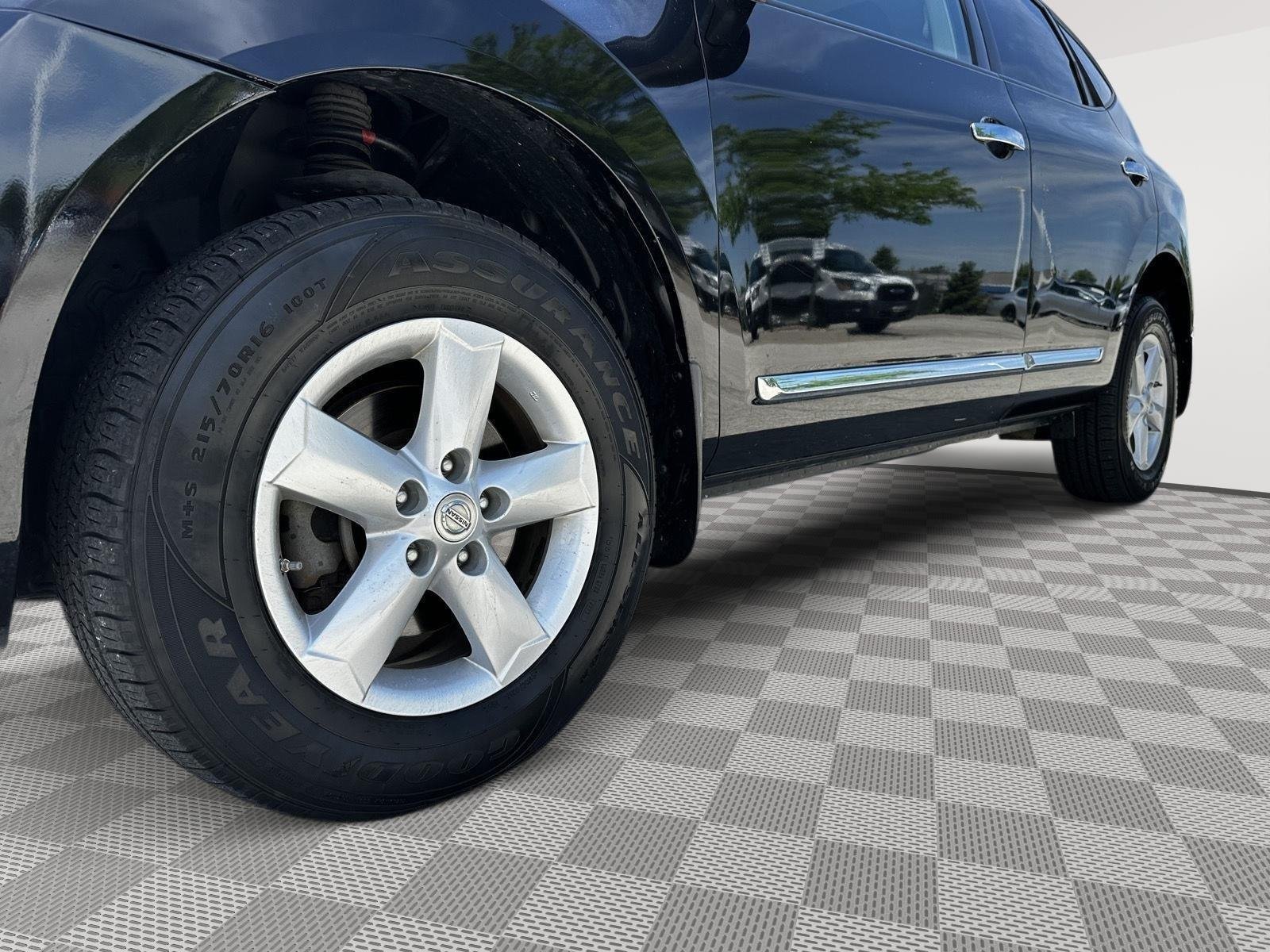 Used 2013 Super Black Nissan S image 6
