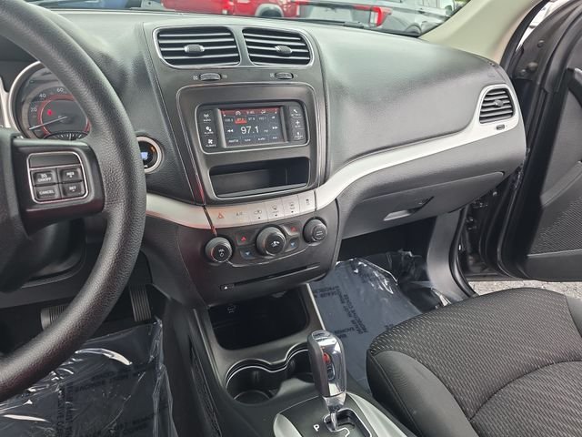 Used 2018 Gray Dodge SE image 22