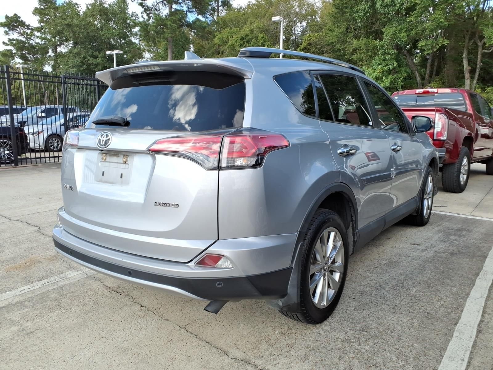 Used 2018 Silver Sky Metallic Toyota Limited image 8