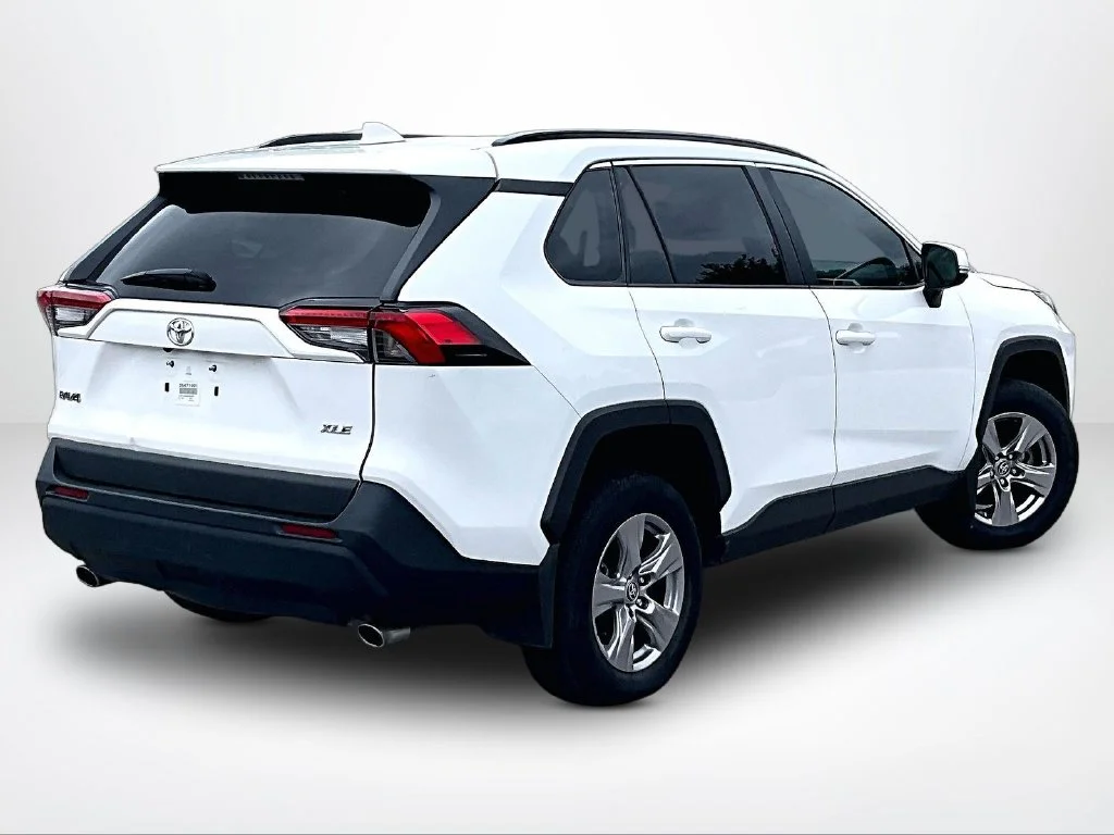 Used 2024 White Toyota XLE image 3