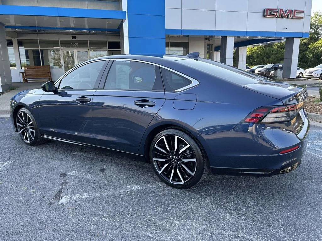 Used 2024 Blue Honda Touring image 6