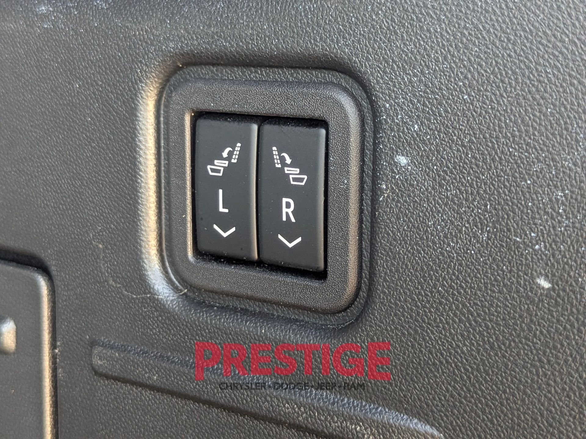 Used 2024 Black GMC 2X image 13