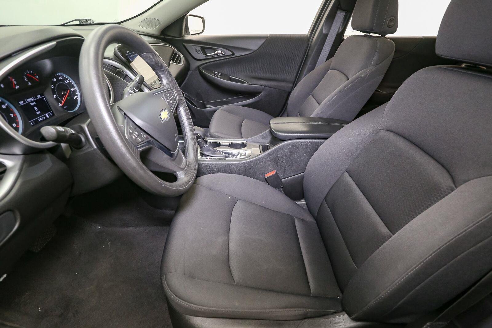 Used 2024 Summit White Chevrolet LT image 41