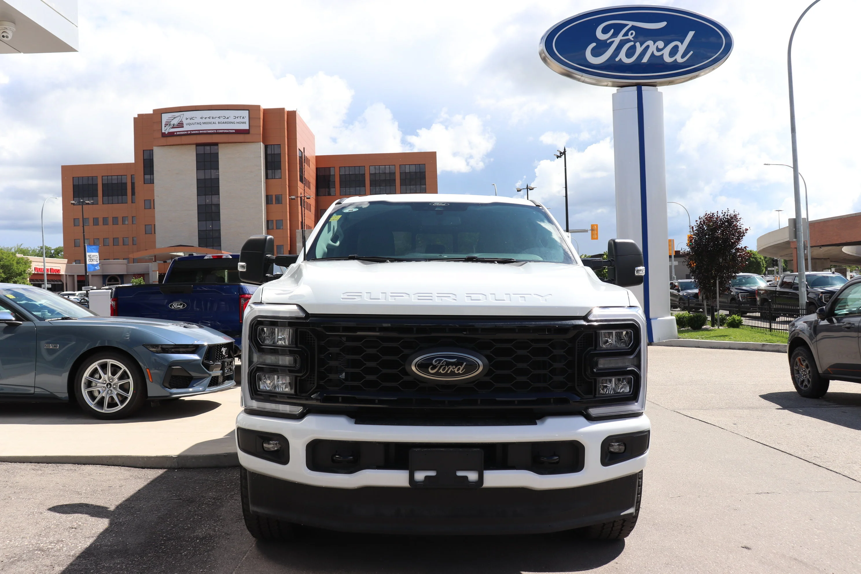 New 2026 OXFORD WHITE Ford XLT image 2