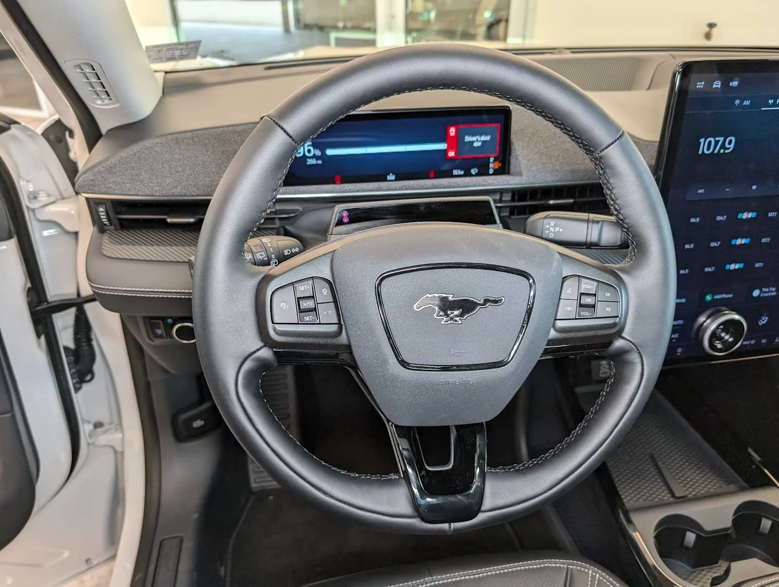 2025 Ford Mustang Mach-E Premium - Photo 31