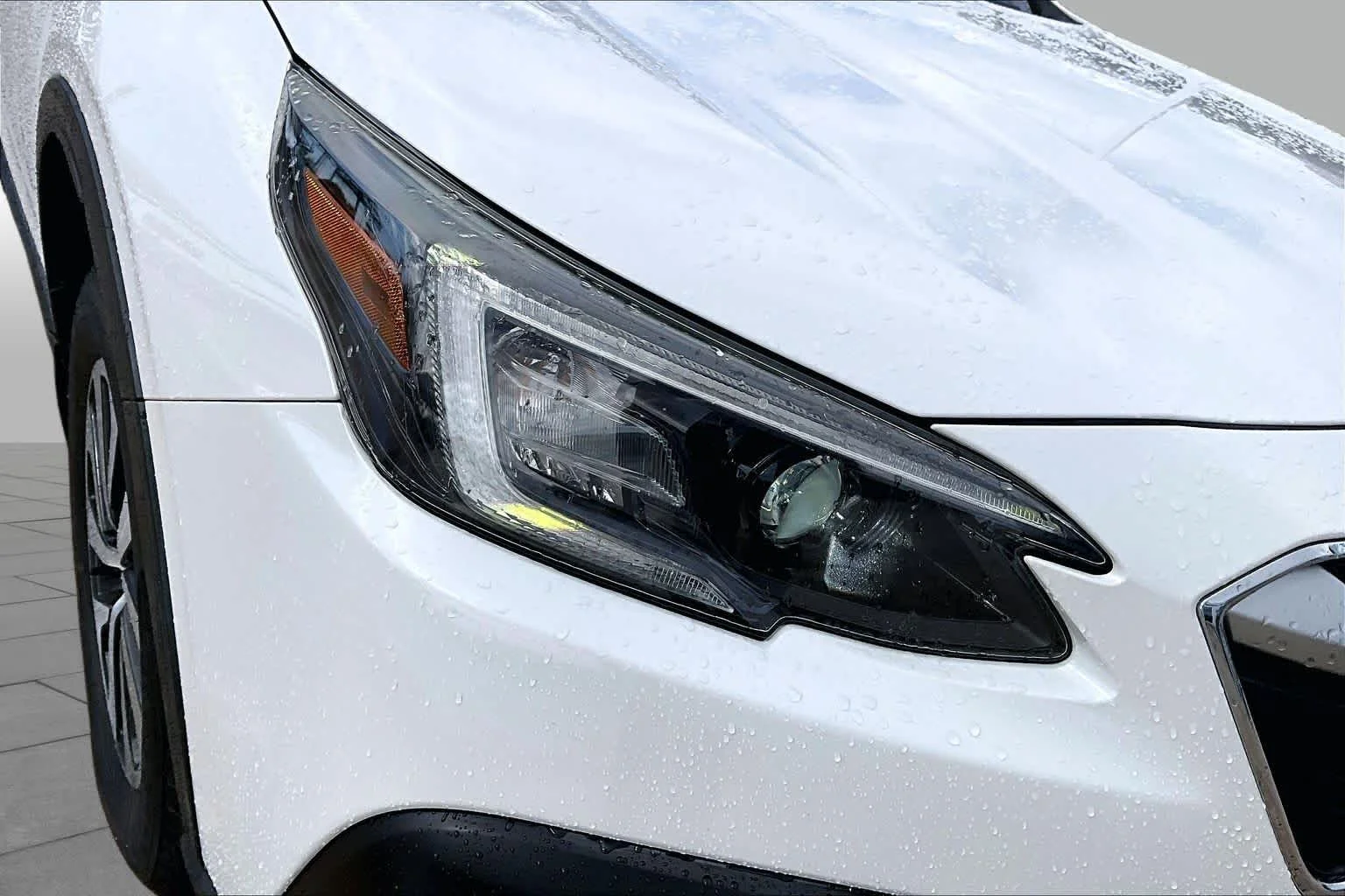 Used 2020 Crystal White Pearl Subaru Premium image 13
