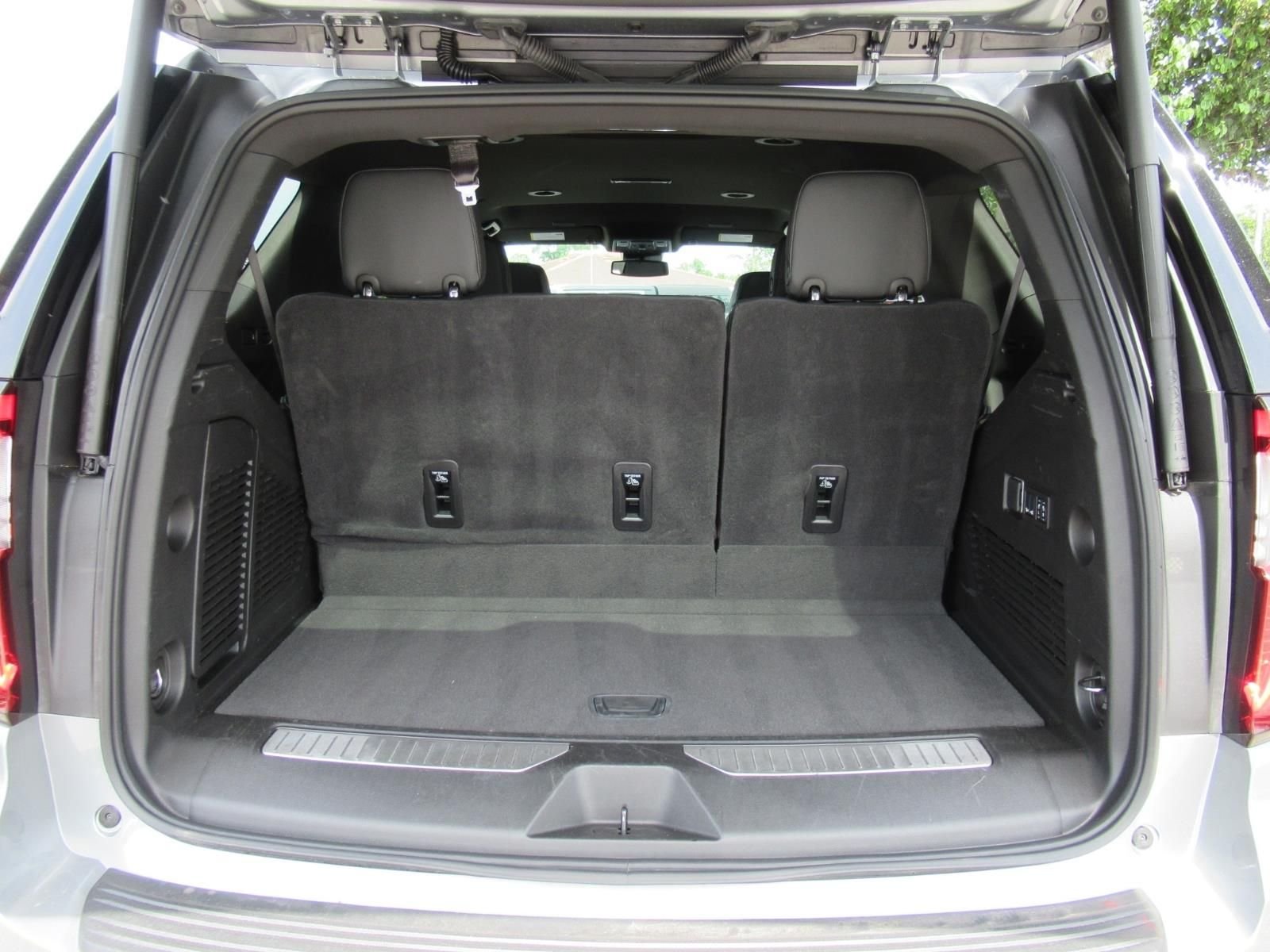 Used 2025 Silver GMC Denali image 36