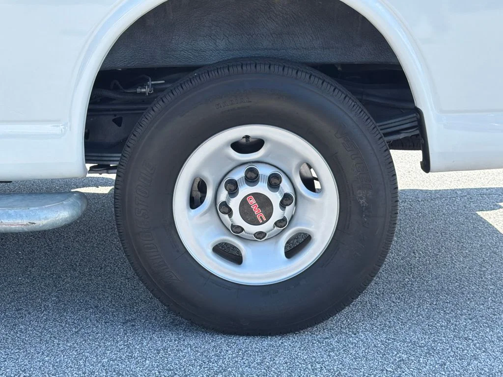 Used 2024 White GMC Work Van image 20