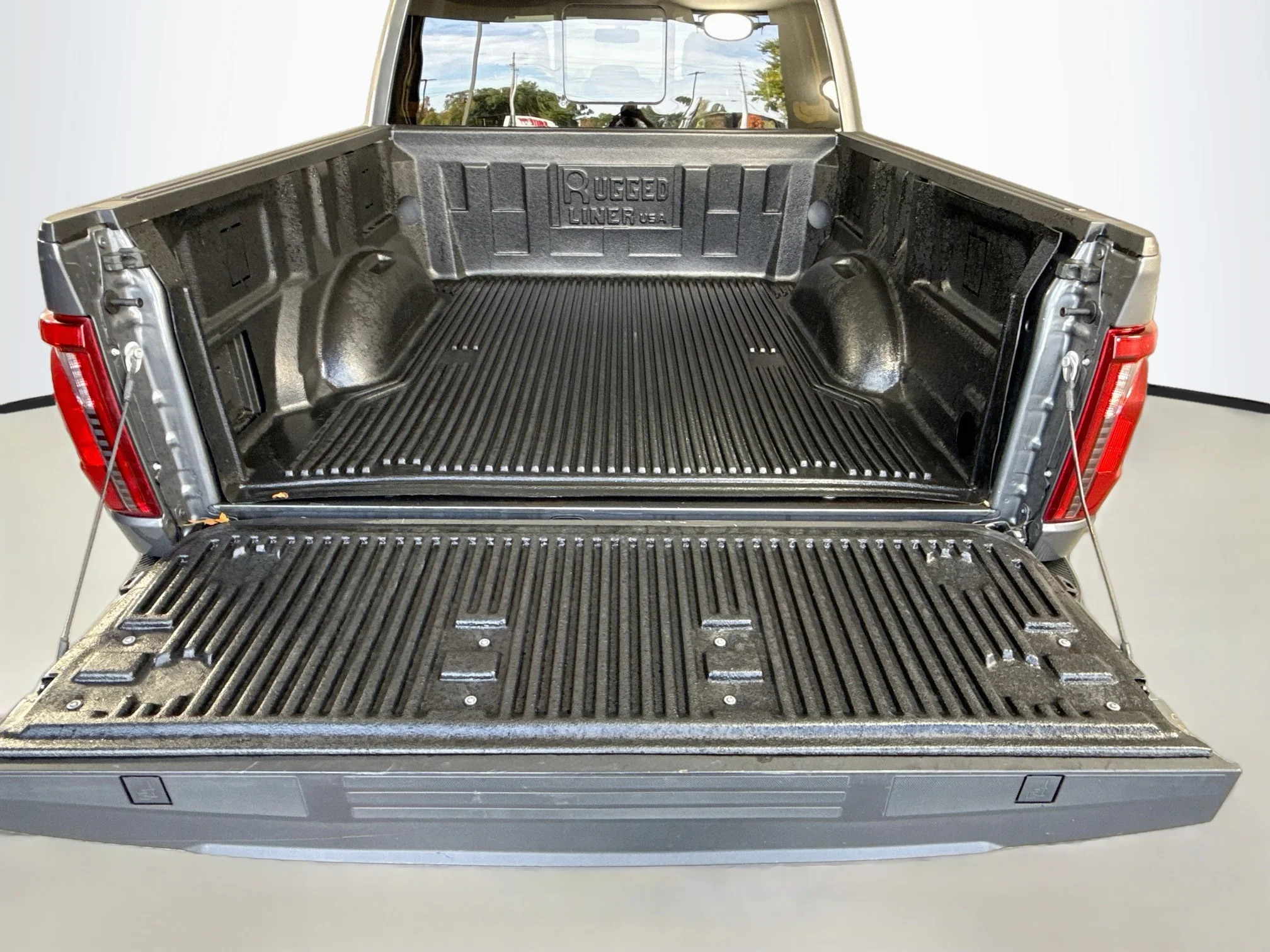 Certified Used 2024 Carbonized Gray Metallic Ford XLT image 26