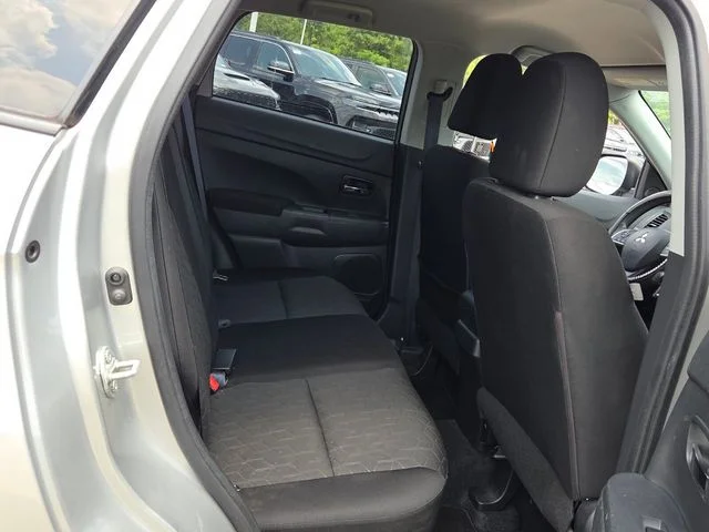 Used 2021  Mitsubishi 2.0 ES image 14