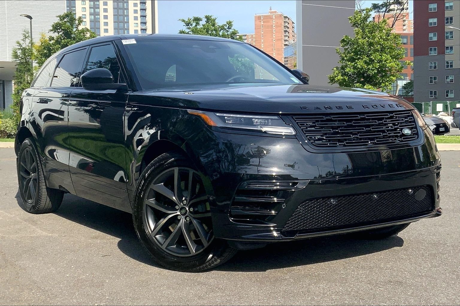 New 2026 Santorini Black LAND ROVER  image 2