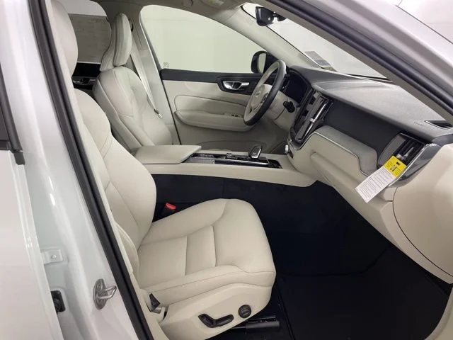 2025 Volvo XC60 Plus - Photo 47