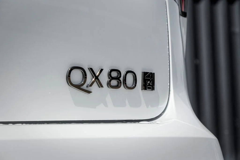 New 2026 2T RADIANT WHIT INFINITI Autograph 4WD image 9