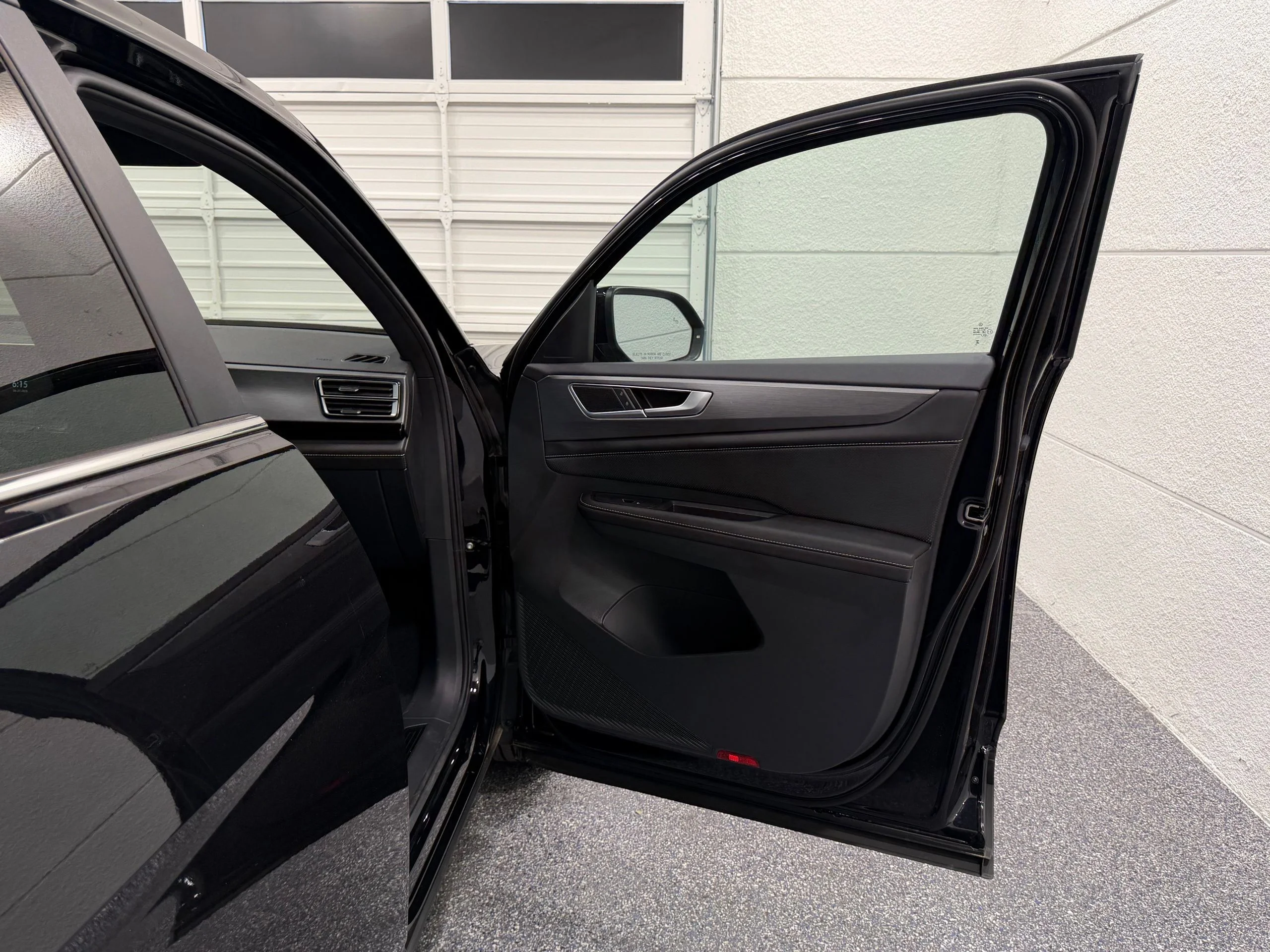 New 2026 Black Volkswagen 2.0T SE w/Technology image 28