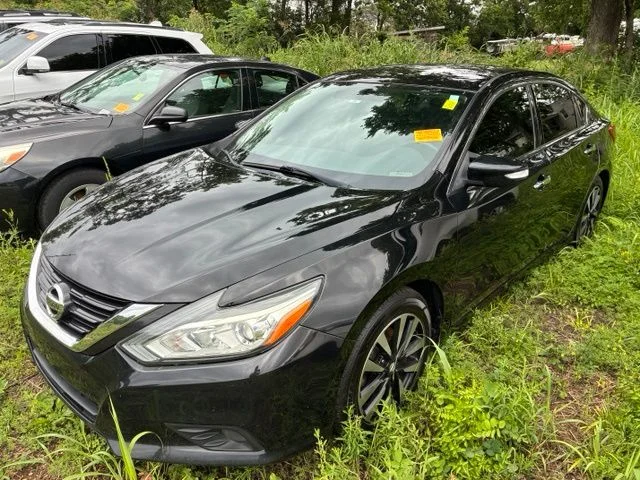 Used 2018 Super Black Nissan 2.5 SL image 3
