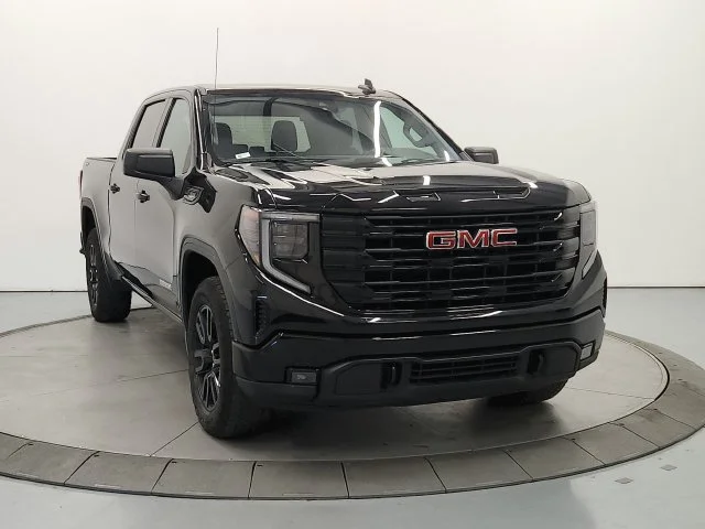 Used 2024 Onyx Black GMC Elevation image 3