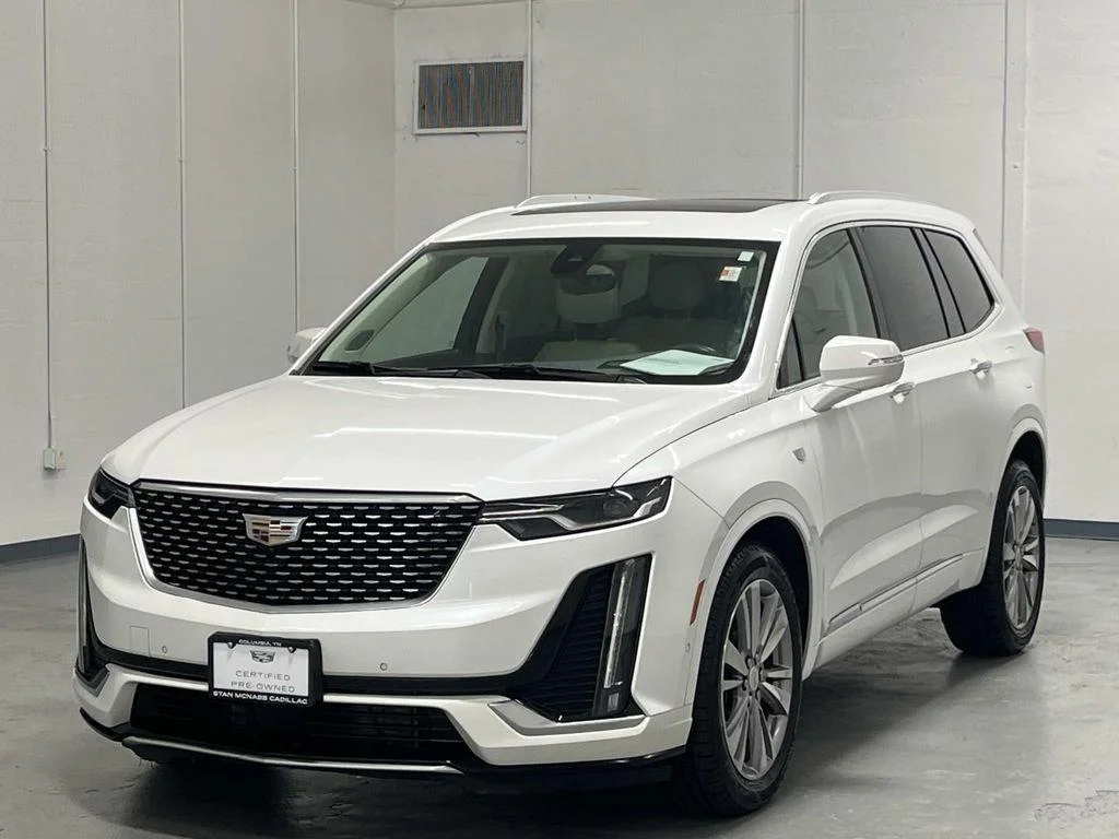 Used 2023 Crystal White Tricoat Cadillac Premium Luxury image 4