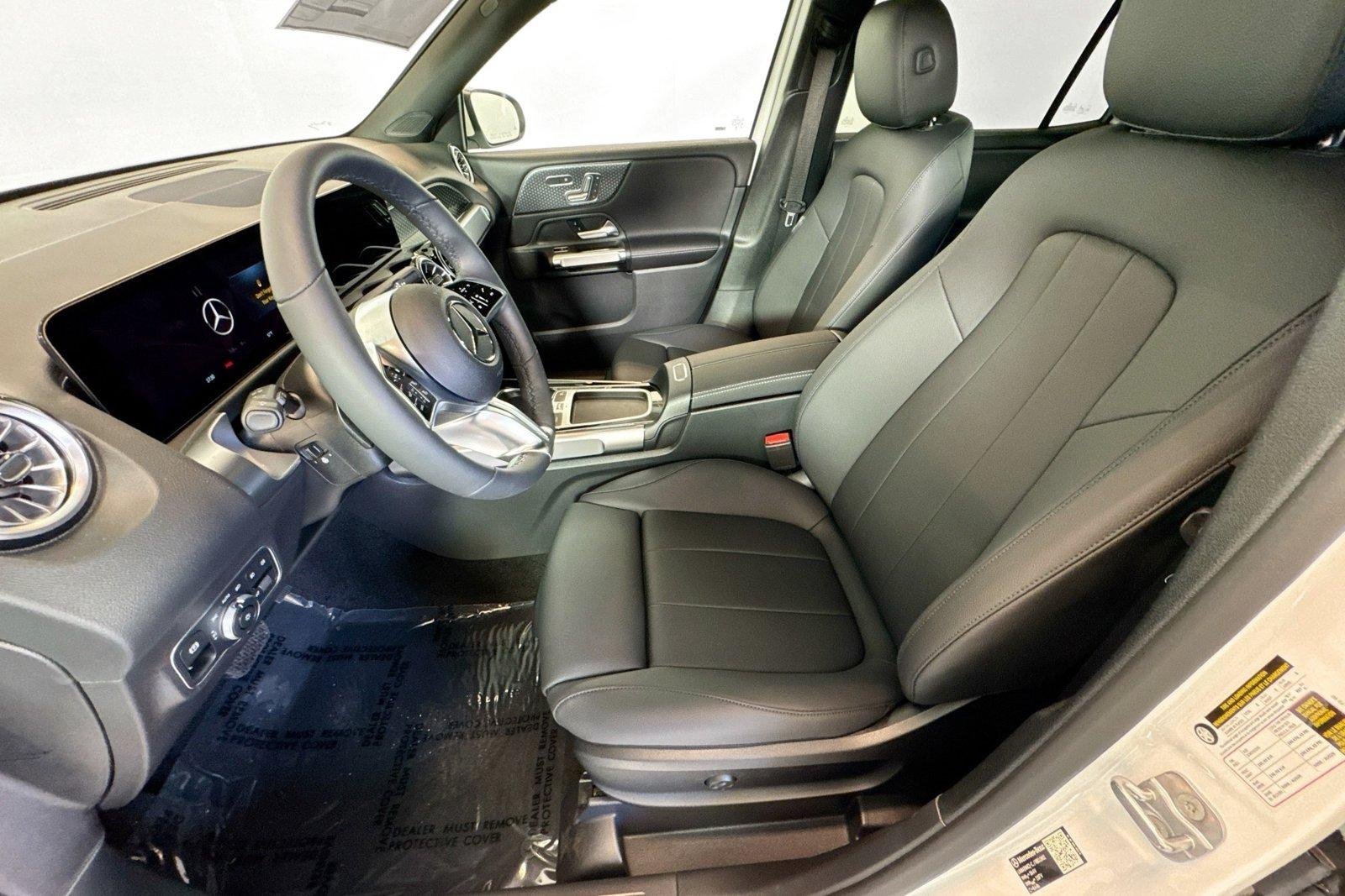 New 2026 Polar White Mercedes-Benz GLB 250 image 18
