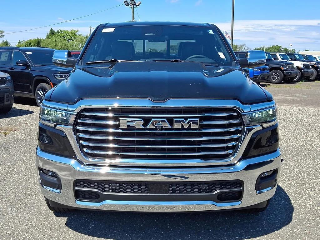 New 2027 Diamond Black Crystal Pearl-Coat Exterior Paint RAM Laramie image 2