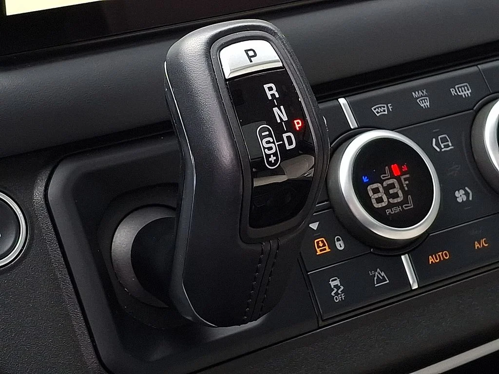 Certified Used 2023  Land Rover X-Dynamic SE image 20