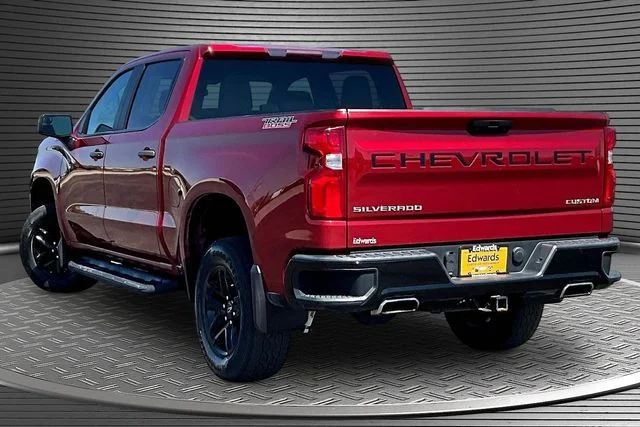 Used 2020 Red Chevrolet Custom Trail Boss image 4