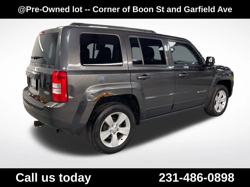 Used 2014 Gray Jeep Latitude image 5