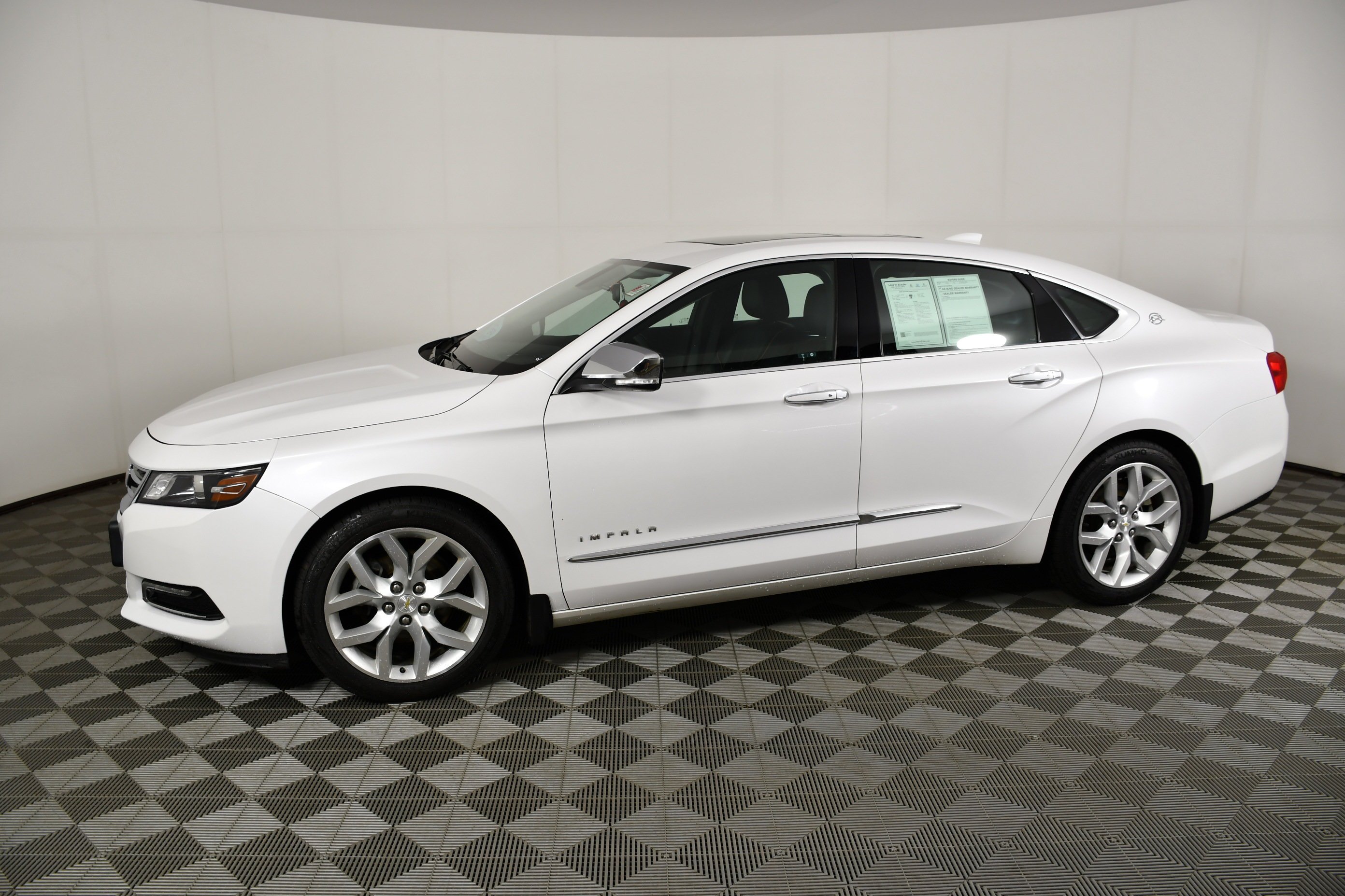 Used 2020 White Chevrolet Premier image 9