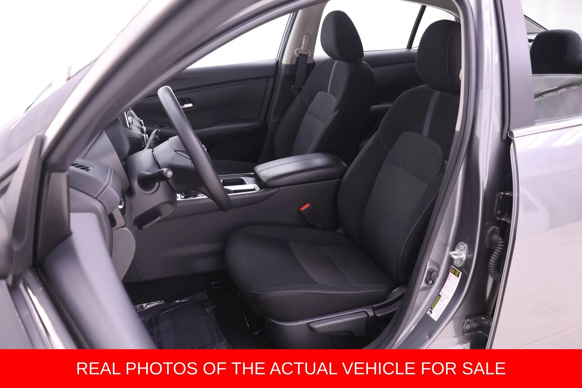 2025 Nissan Sentra SV - Photo 4
