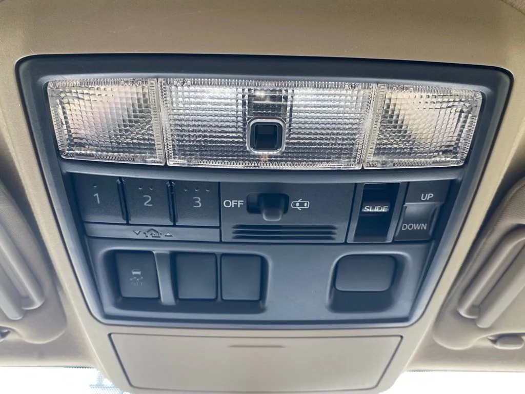 Used 2017 White Toyota SR5 Premium image 25