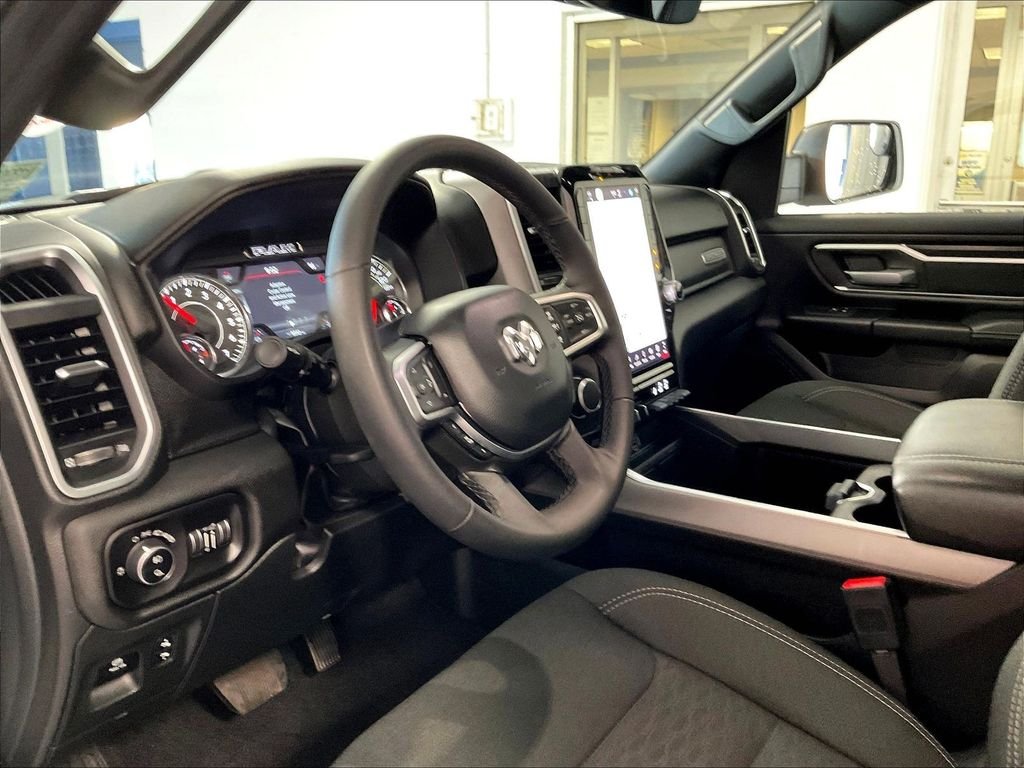 Used 2025 White Ram Big Horn/Lone Star image 8