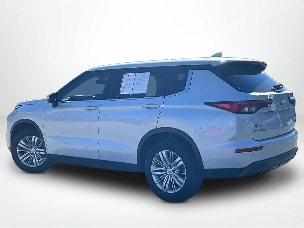 Used 2022 Gray Mitsubishi ES image 14