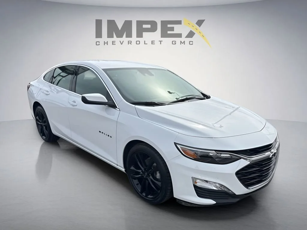 Used 2024 Summit White Chevrolet 1LT image 7