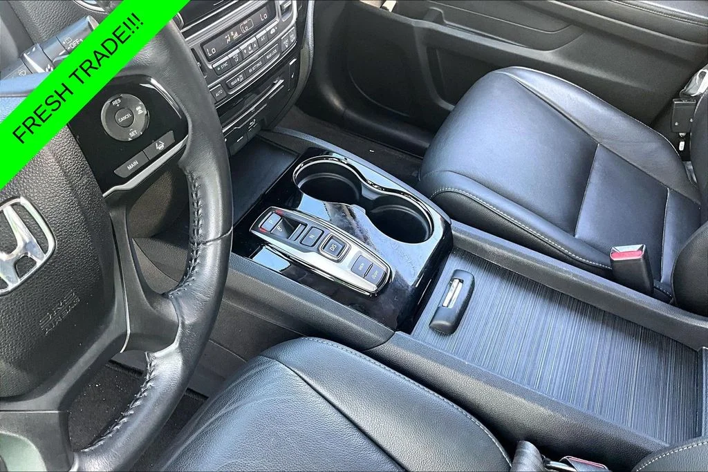 Used 2022  Honda Touring image 18