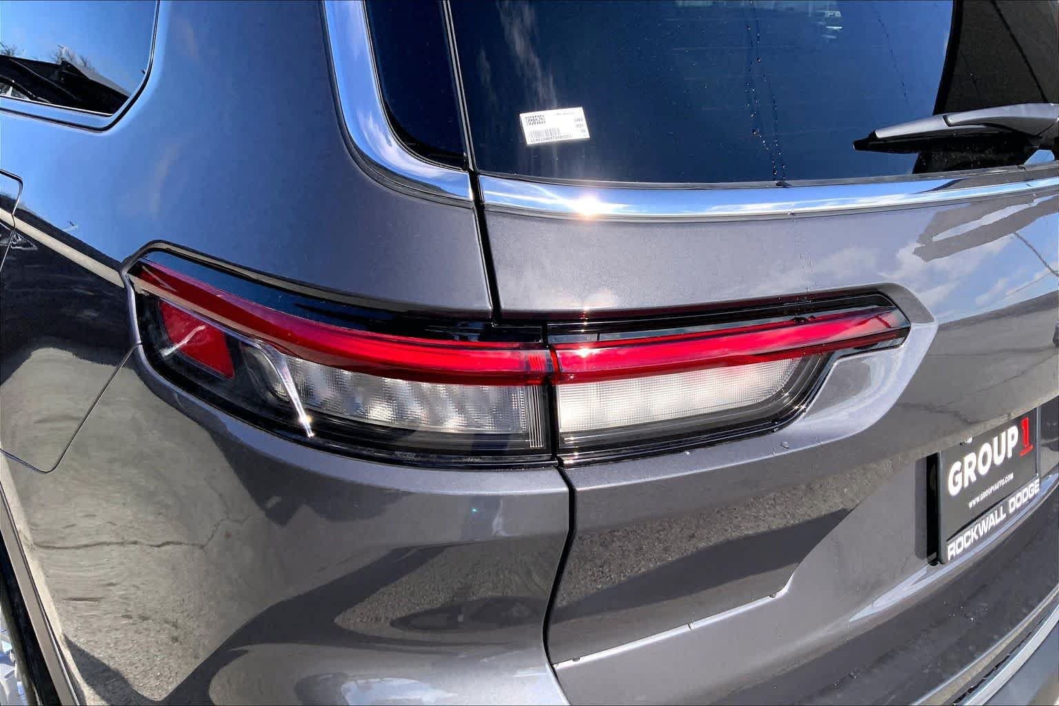 New 2026 Baltic Gray Metallic Clear-Coat Exterior Paint Jeep Laredo X image 11